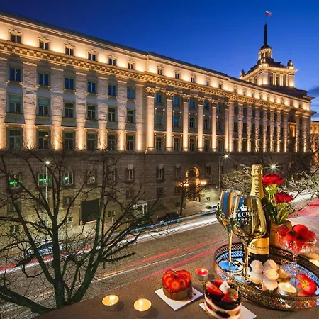 Apartment Free Parking & Parliament Is 1 Step Away! Sofia